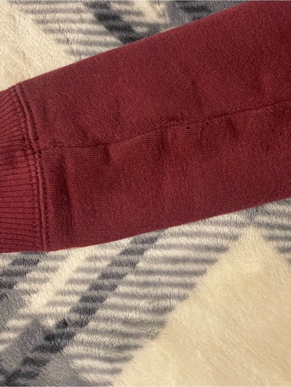 Set of 5 Hollister Hoodies Low Cost read description please - Picture 13 of 16
